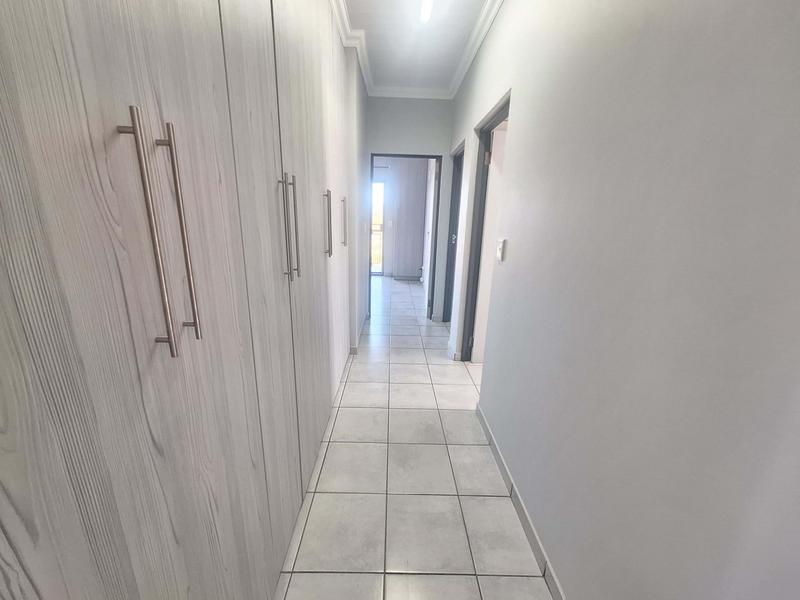 5 Bedroom Property for Sale in Seemeeu Park Western Cape
